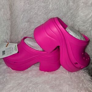 CROCS Women's Bold Pink Elevated Clogs